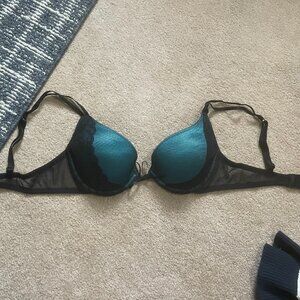 Vassarette Black & Teal Underwire Bra – Size 34A
